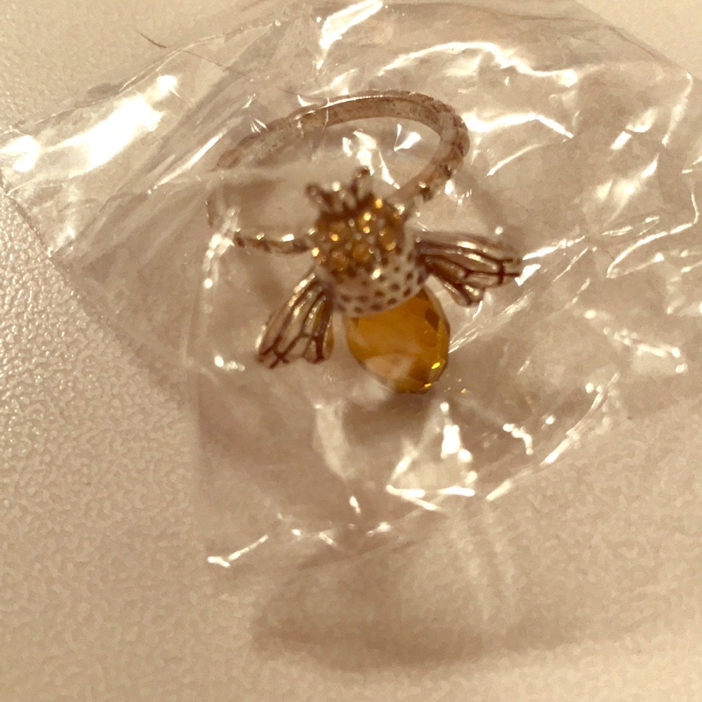 Bumblebee ring! new with wrapping.